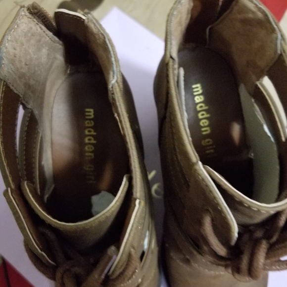 Booties! - Picture 5 of 5